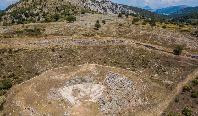 Αρχαίο θέατρο Γιτάνων