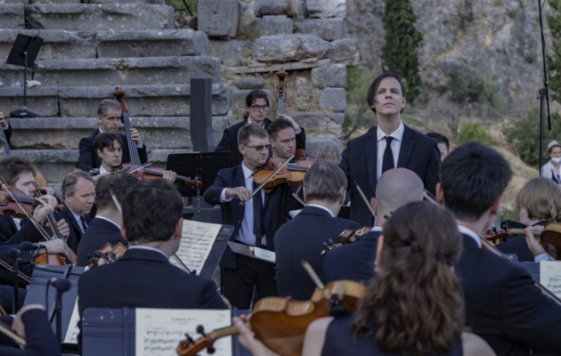 Currentzis_musicAeterna_Delphi_c_AndreasSimopoulos-m
