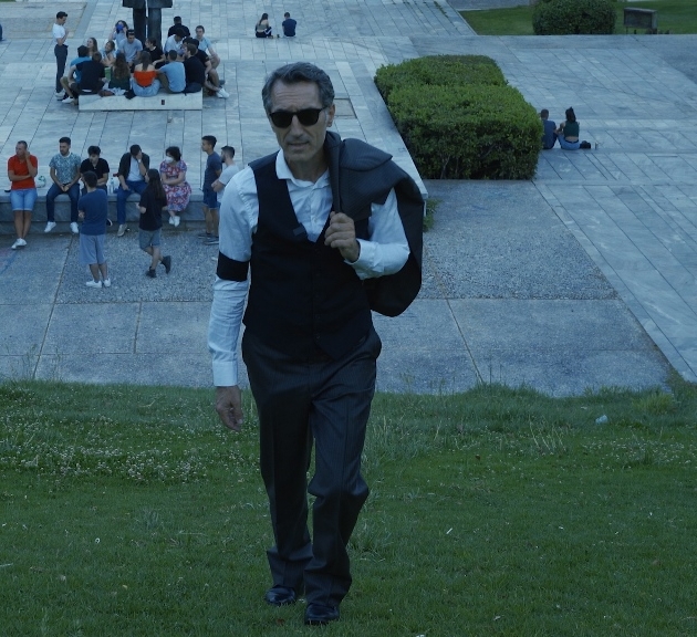 Σπύρος Βραχωρίτης Το φάντασμα της Ελευθερίας, 2021 Βιντεοστιγμιότυπο Μάκης Φάρος