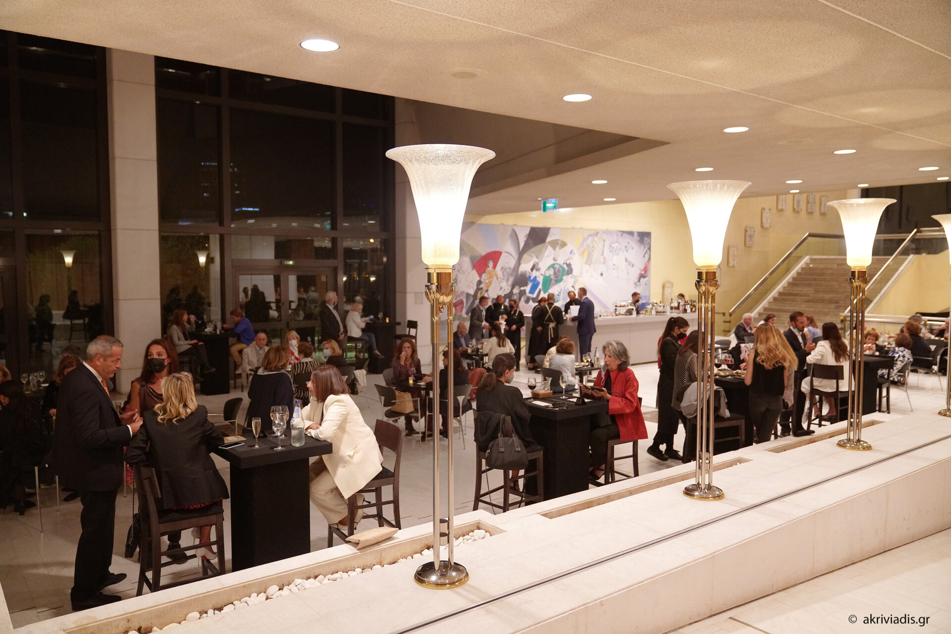 ΜΕΓΑΡΟ ΜΟΥΣΙΚΗΣ ΑΘΗΝΩΝ-Wine Bar (c)Akriviadis