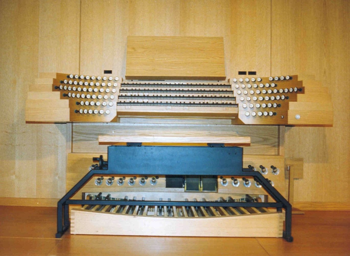 ENGΕκκλησιαστικό-κλαβιέ-©Xenofon