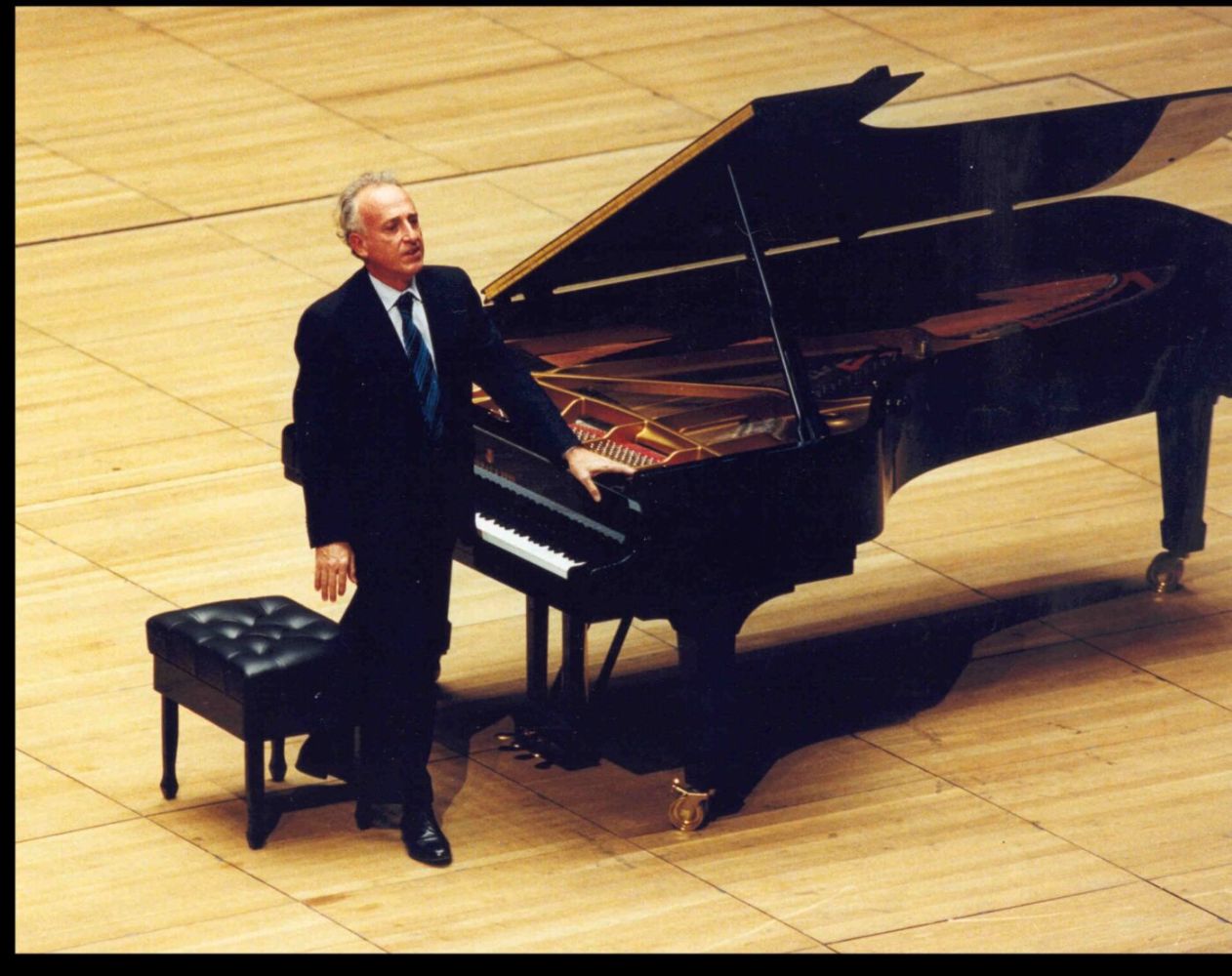Pollini-25-Ιανουάριος-1999-c-Χάρης-Ακριβιάδης-micro-1400x1109