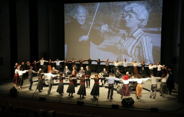 H_Mikrasia_tis_kyra-Domnas_omadiki_ΙΙΙ