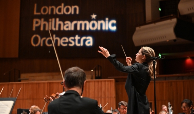 Principal Guest Conductor Karina Canellakis and London Philharmonic Orchestra (c) Mark Allan