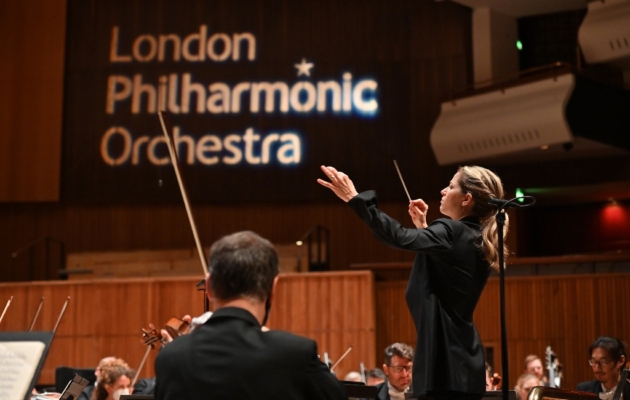 Principal Guest Conductor Karina Canellakis and London Philharmonic Orchestra (c) Mark Allan