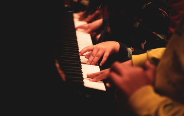 2023.04.09_Ekp.programma-Anakalyptontas_ta_organa_tis_orchistras-arpa-piano_IMG_8001©Kiki Papadopoulou