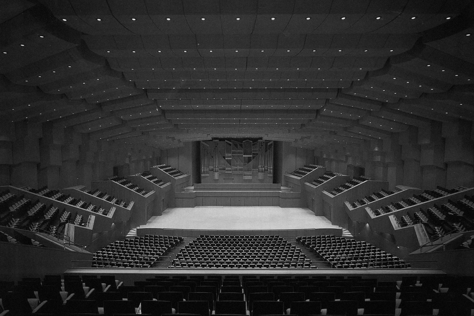 Christos-Lambrakis-Hall_c-Καραμανιαν-1-site-new