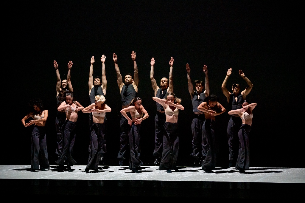 DanceMe_0521_©Rolando-Paolo-Guerzoni-Teatro-Comunale-di-Modena.jpg