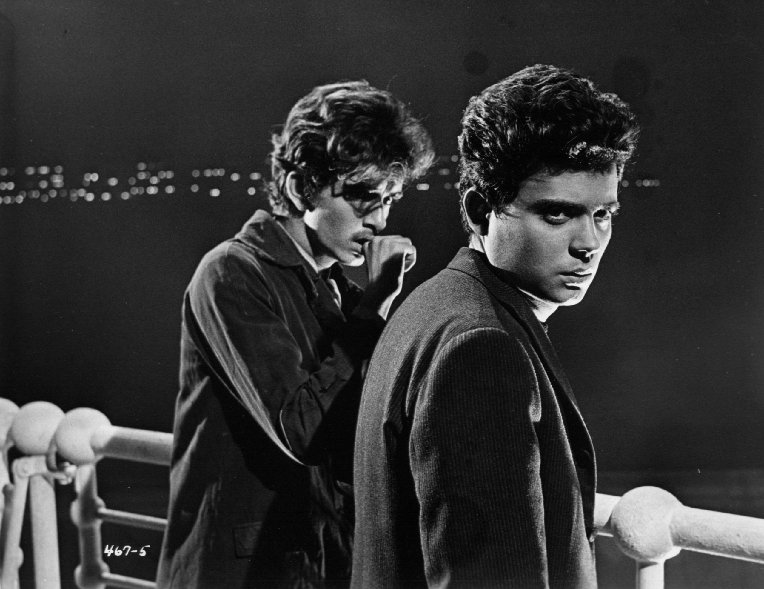 25-26 hatzidakis-america america