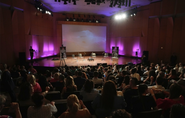 Dimitris Mitropoulos Hall-crowd