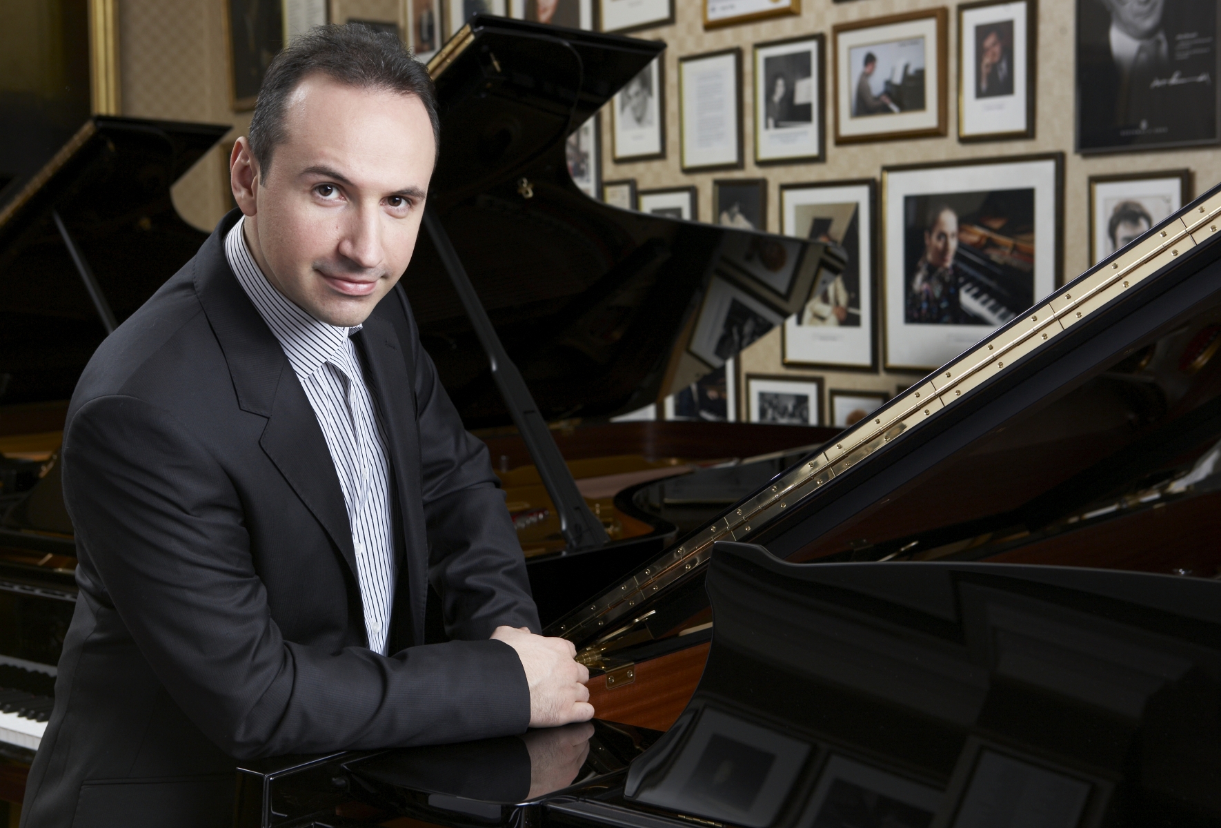 ST-Steinways-Hall-of-Fame-photo-2