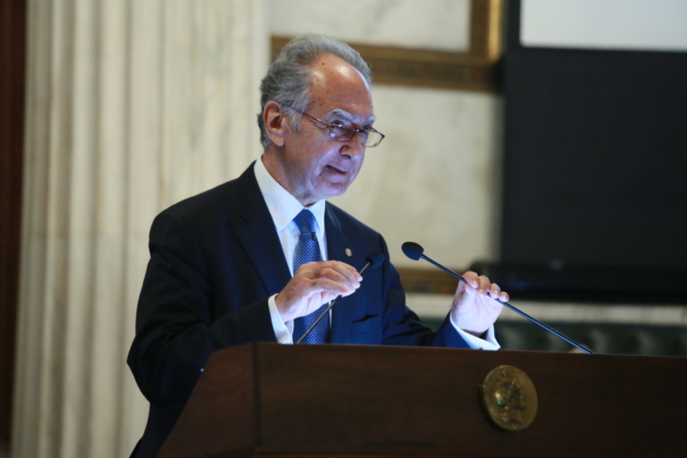 25-26_Πασχάλης Κιτρομηλίδης