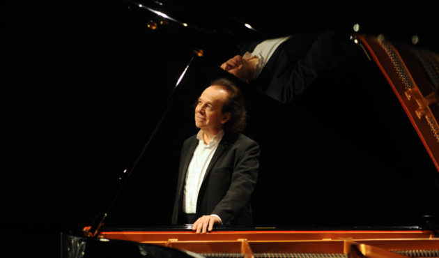 26-27_Cyprien Katsaris