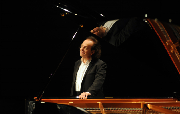 26-27_Cyprien Katsaris