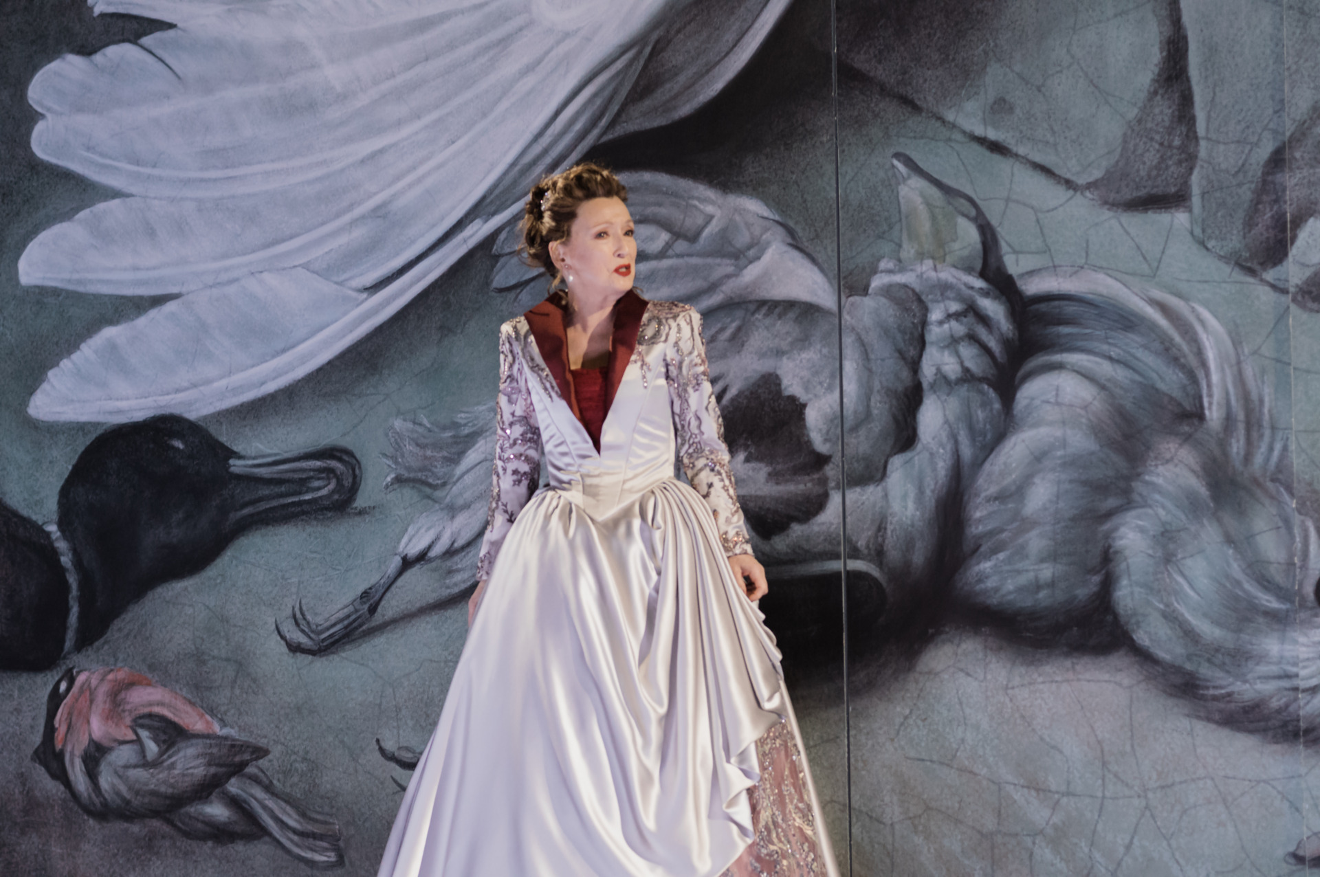 ΜΜΑ 26-27- NT-Liaisons-Lesley Manville (Marquise de Merteuil) in Les Liaisons Dangereuses at the National Theatre. Photographer Sarah Lee LLD03