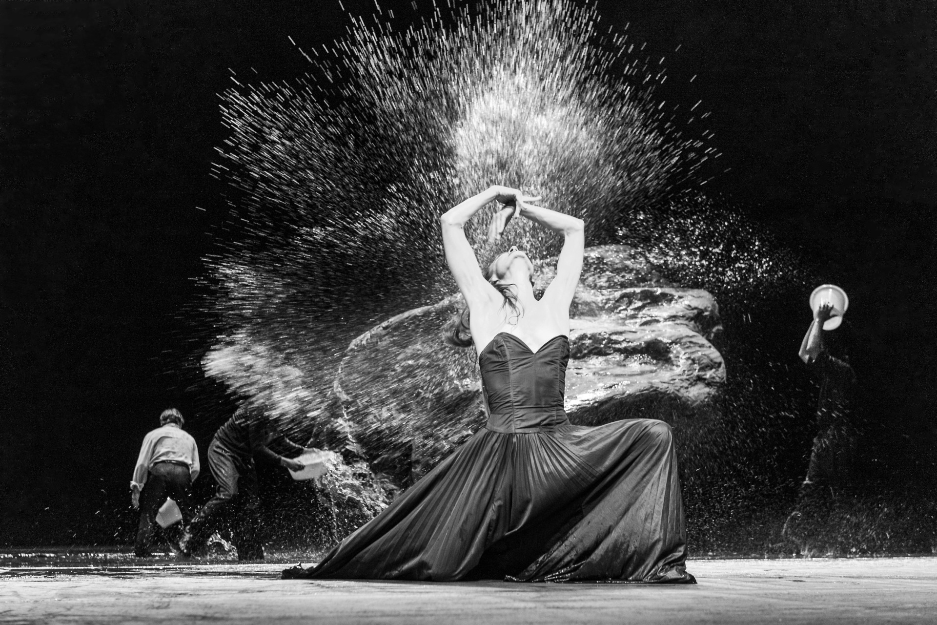 ΜΜΑ 26-27-Vollmond (Full Moon) A piece by Pina Bausch. Julie Anne Stanzak and Ensemble. Photo by Karl Heinz Krauskopf